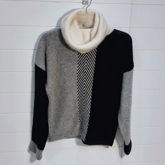 Pierre Cardin Sweaters - Pierre Cardin Womens Lambswool Blend Sweater Sz. Large Gray Colorblock Cowl Neck